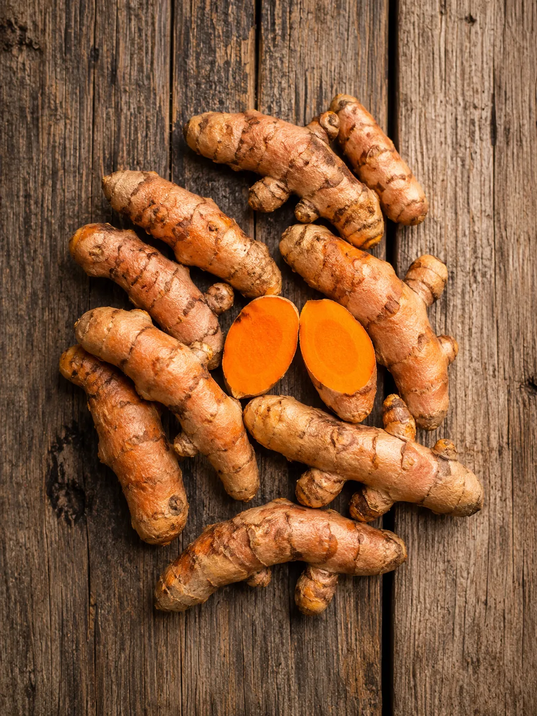Dried turmeric fingers from Nanded district ready for export grading